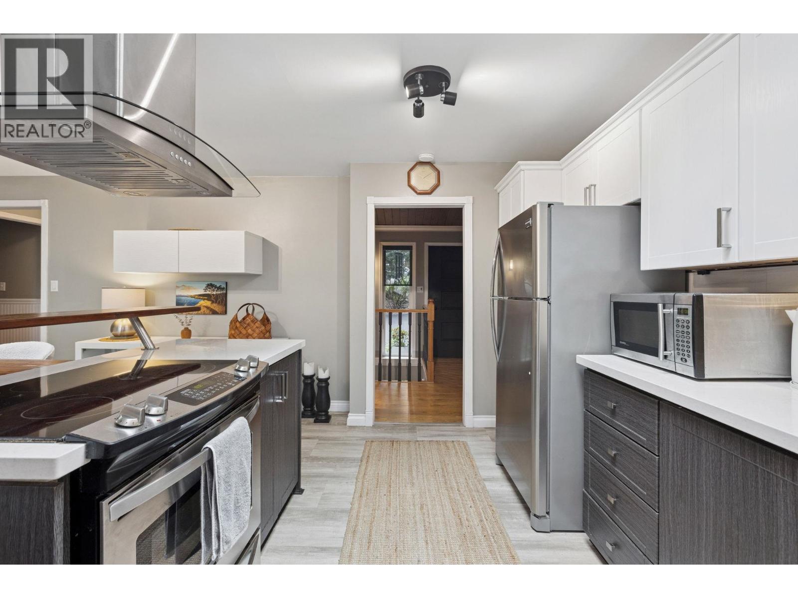 Photo 13 of 1433 Mcnair Drive, North Vancouver BC