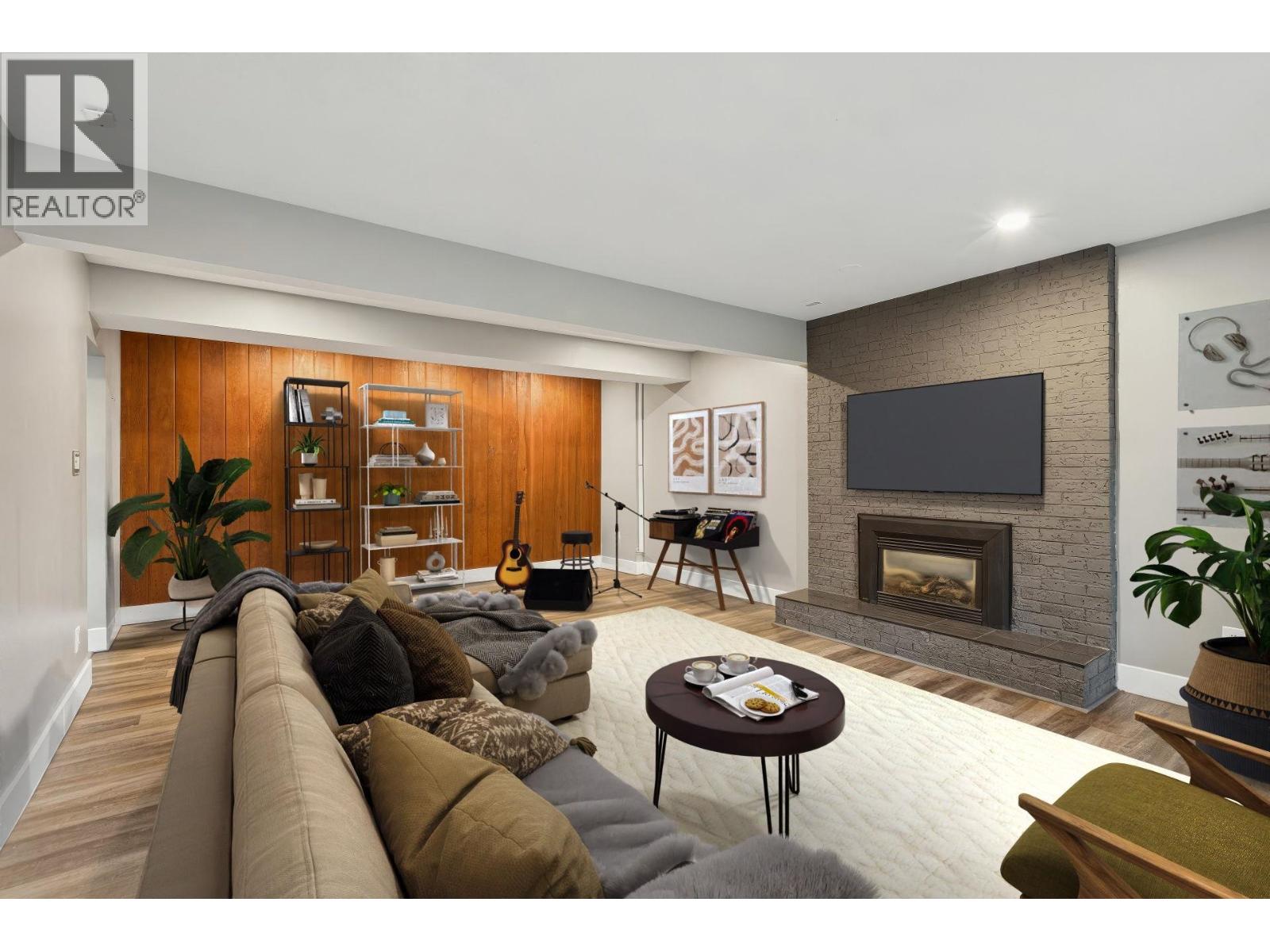 Photo 25 of 1433 Mcnair Drive, North Vancouver BC