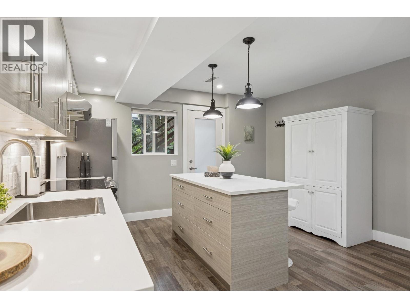 Photo 22 of 1433 Mcnair Drive, North Vancouver BC