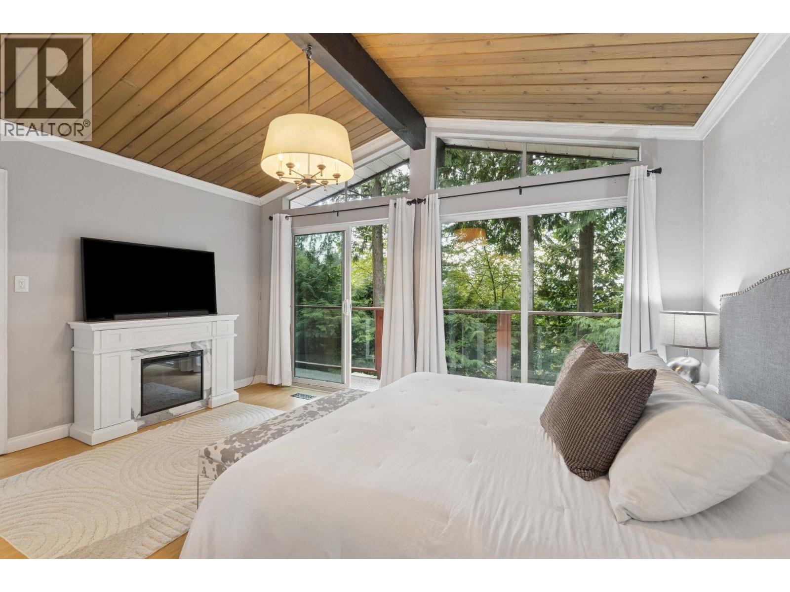 Photo 30 of 1433 Mcnair Drive, North Vancouver BC