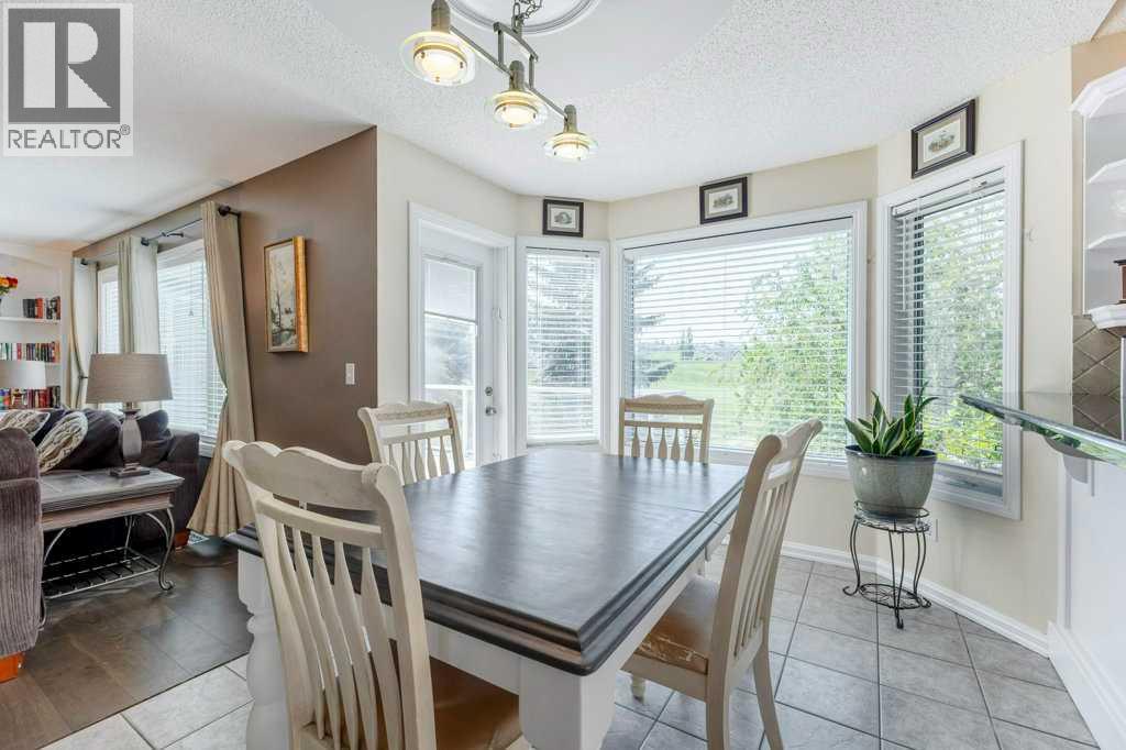 Photo 10 of 119 Valley Ridge Green Nw, Calgary AB