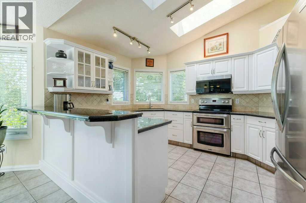 Photo 12 of 119 Valley Ridge Green Nw, Calgary AB