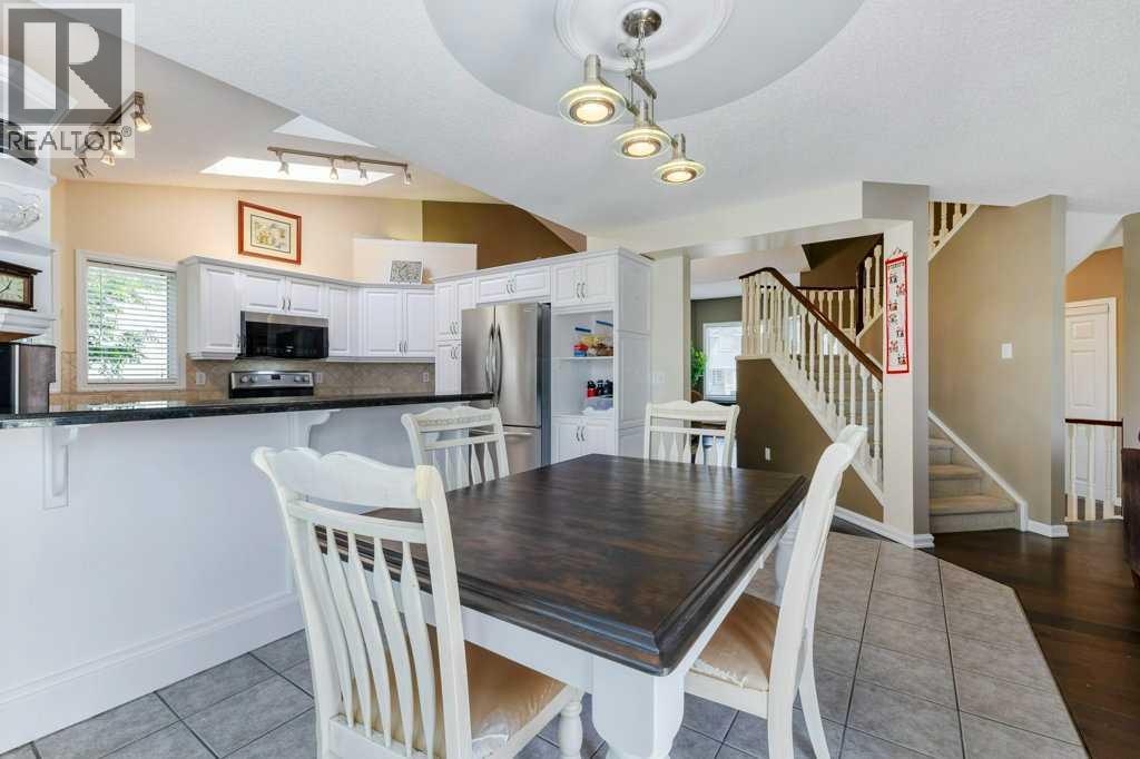 Photo 11 of 119 Valley Ridge Green Nw, Calgary AB