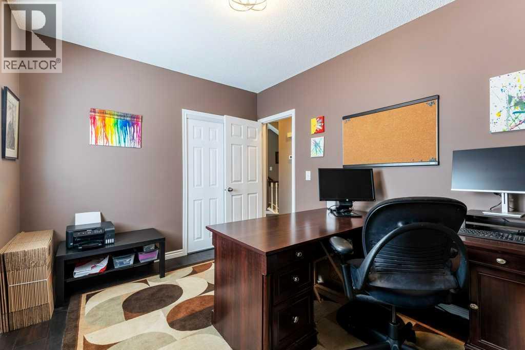 Photo 18 of 119 Valley Ridge Green Nw, Calgary AB