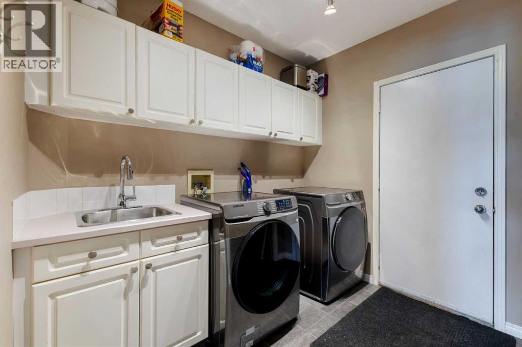 Photo 20 of 119 Valley Ridge Green Nw, Calgary AB
