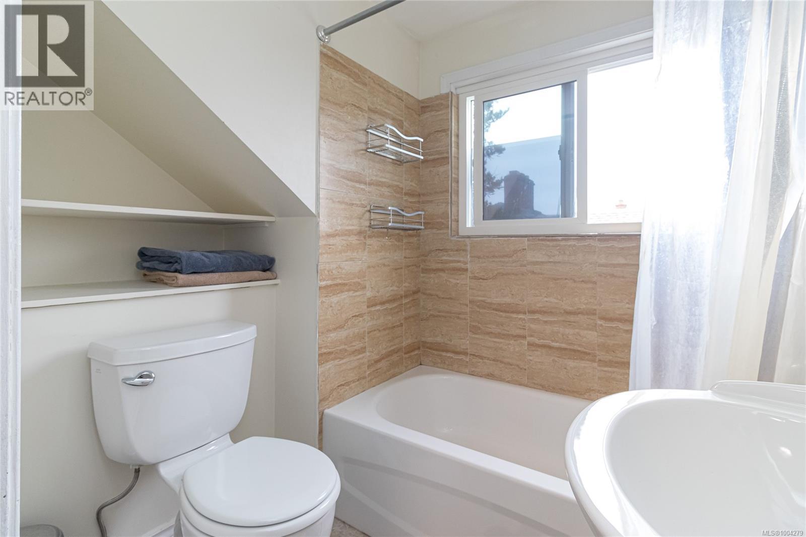 Photo 28 of 3184 Millgrove St, Saanich BC