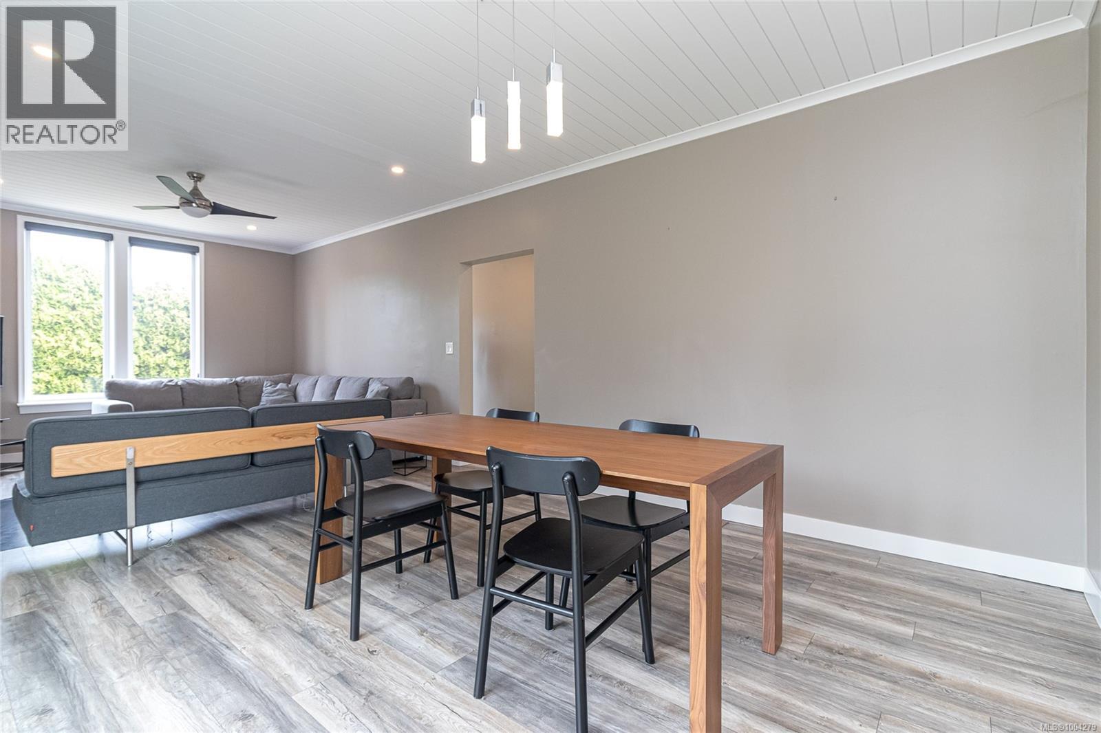 Photo 11 of 3184 Millgrove St, Saanich BC