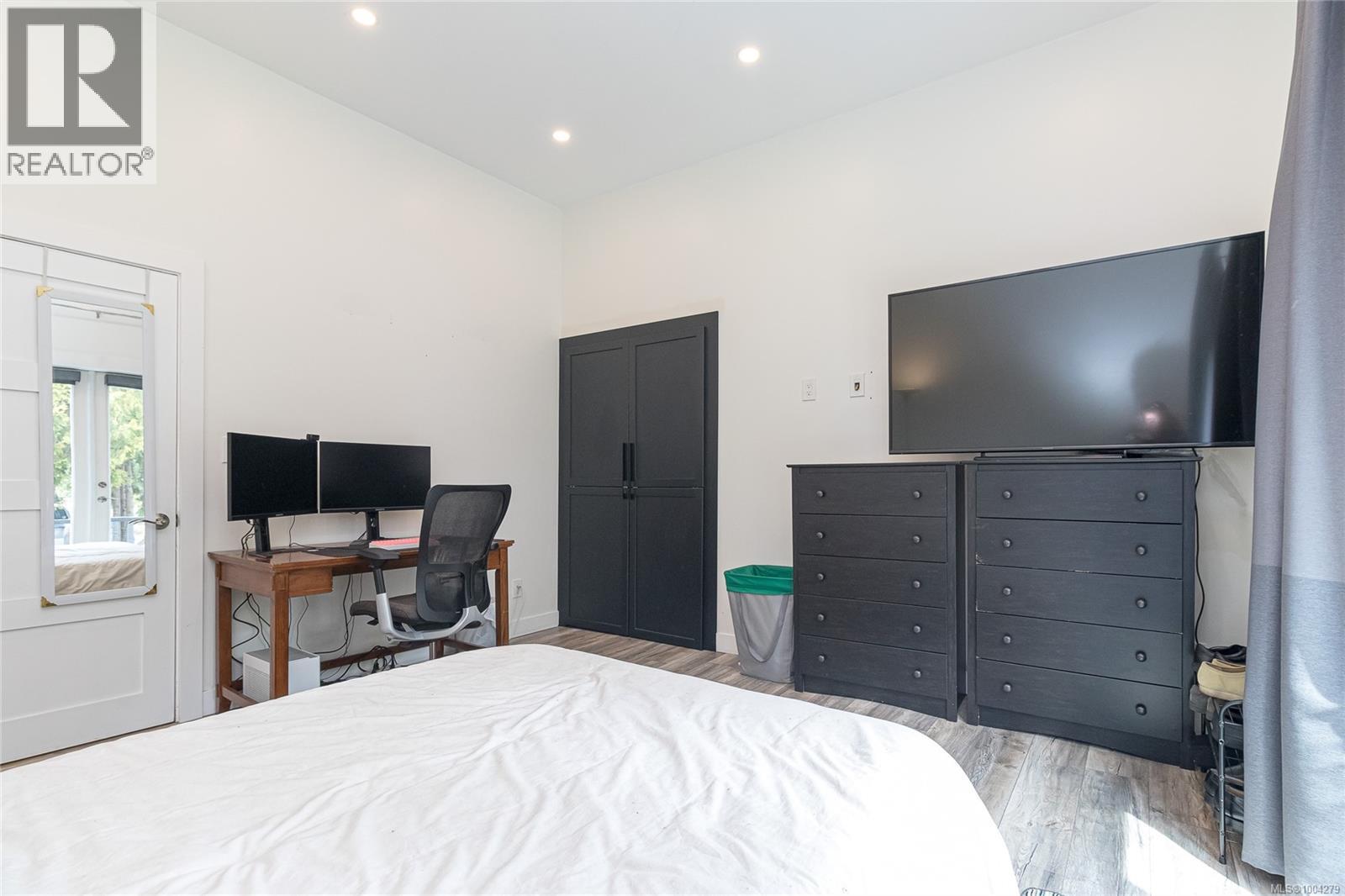 Photo 21 of 3184 Millgrove St, Saanich BC