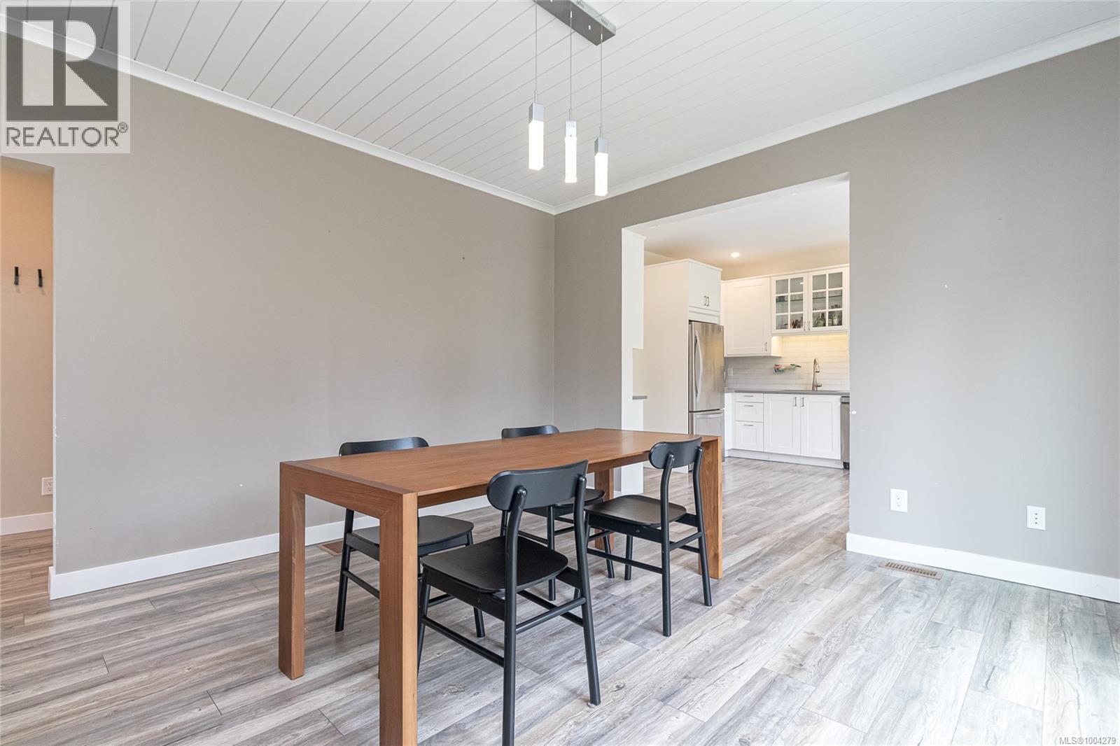 Photo 14 of 3184 Millgrove St, Saanich BC