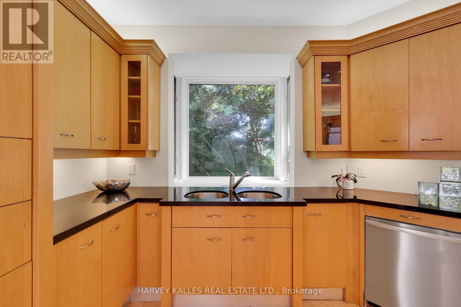 Photo 18 of 99 Bideford Avenue, Toronto ON