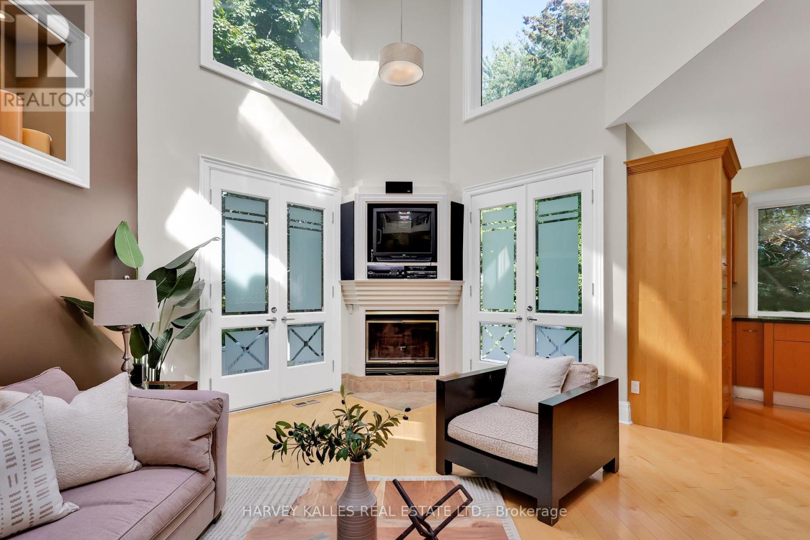 Photo 23 of 99 Bideford Avenue, Toronto ON