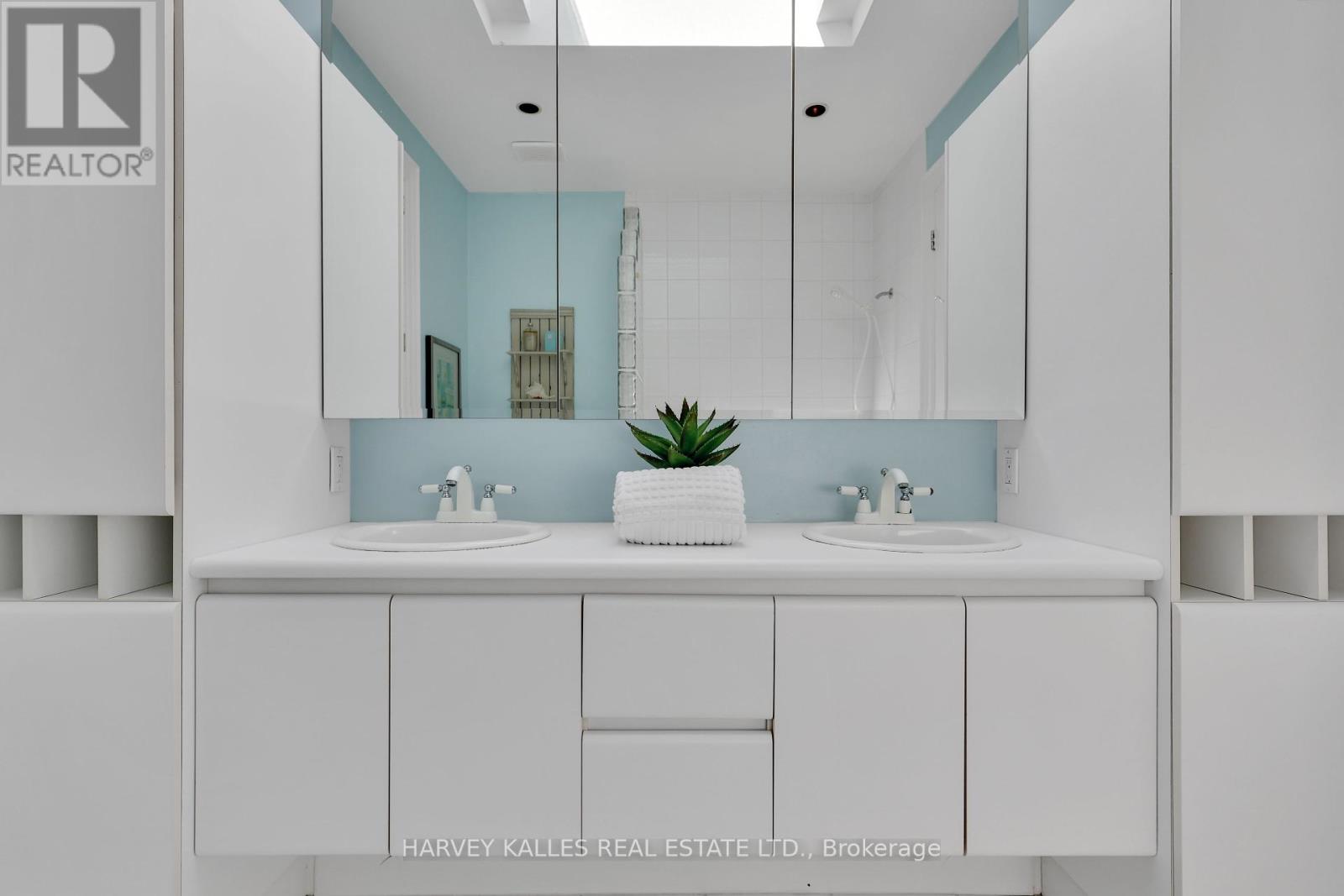 Photo 36 of 99 Bideford Avenue, Toronto ON