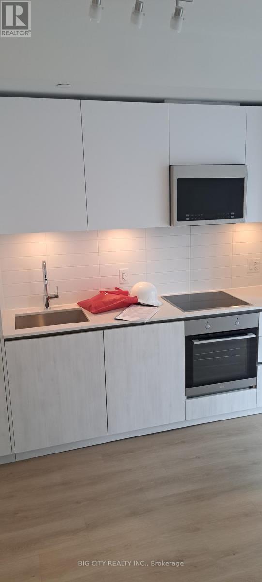 Photo 4 of 3008 8 Widmer Street, Toronto ON