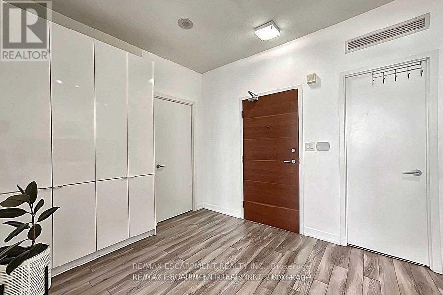 Photo 6 of 3701 15 Iceboat Terrace, Toronto ON