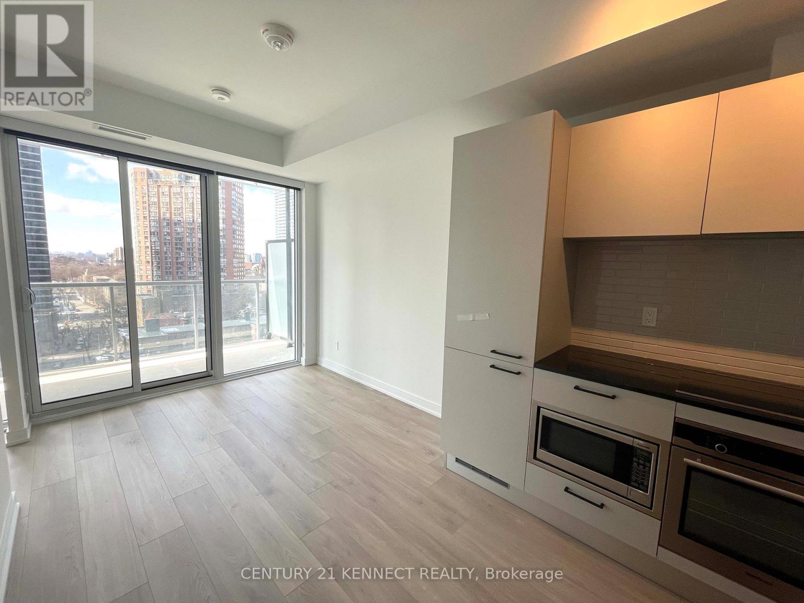Photo 3 of 1211 3 Gloucester Street, Toronto ON