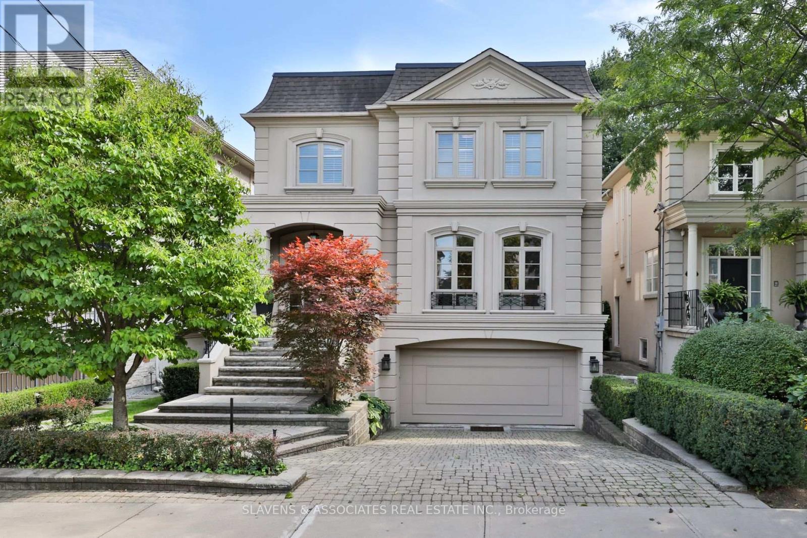 Photo 1 of 523 Fairlawn Avenue, Toronto ON