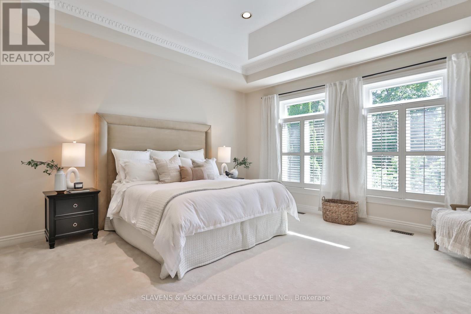 Photo 17 of 523 Fairlawn Avenue, Toronto ON