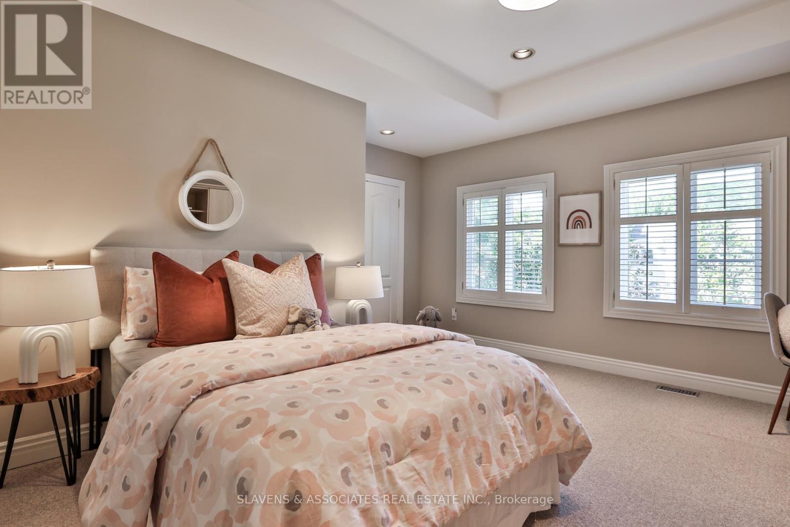 Photo 22 of 523 Fairlawn Avenue, Toronto ON