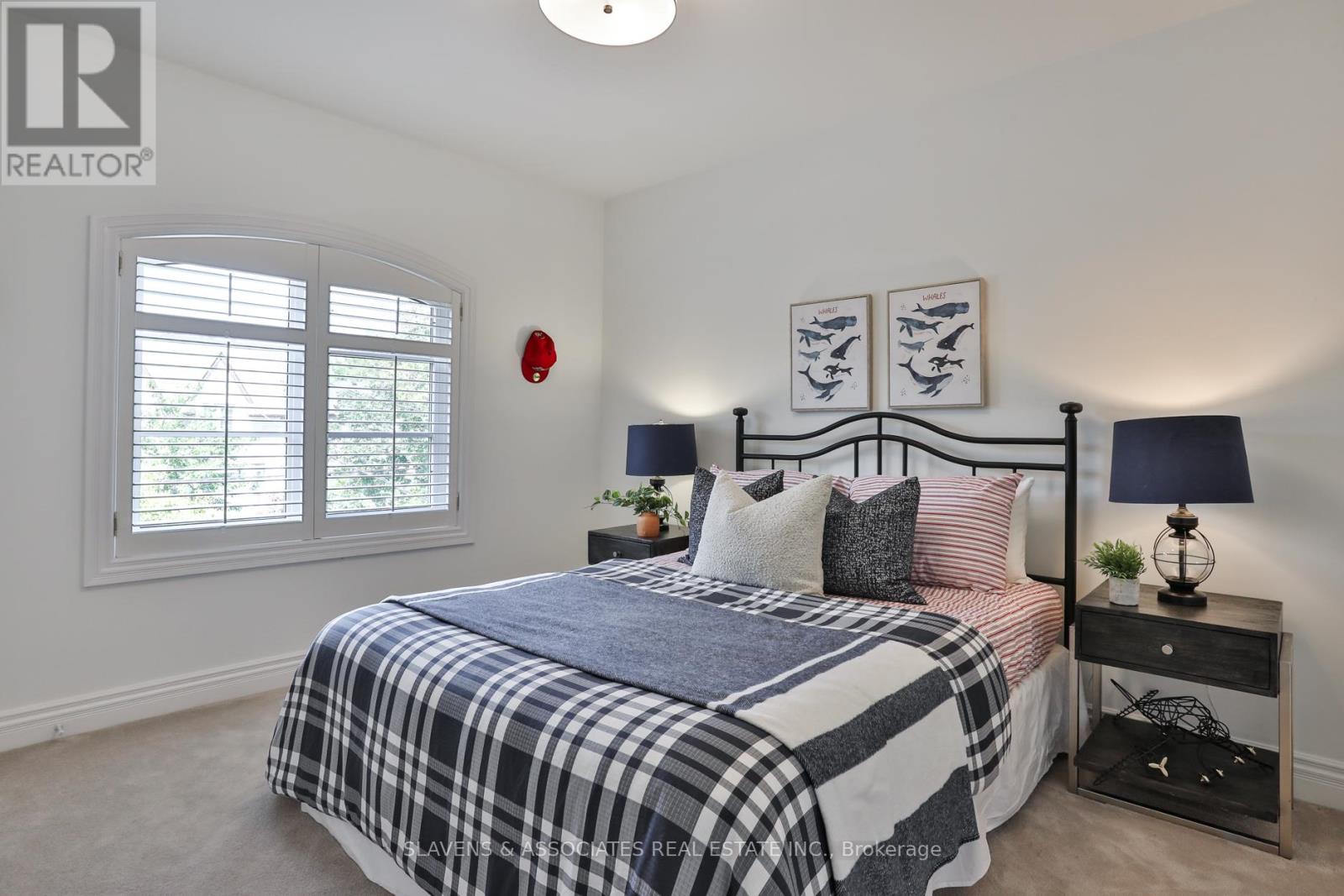 Photo 26 of 523 Fairlawn Avenue, Toronto ON