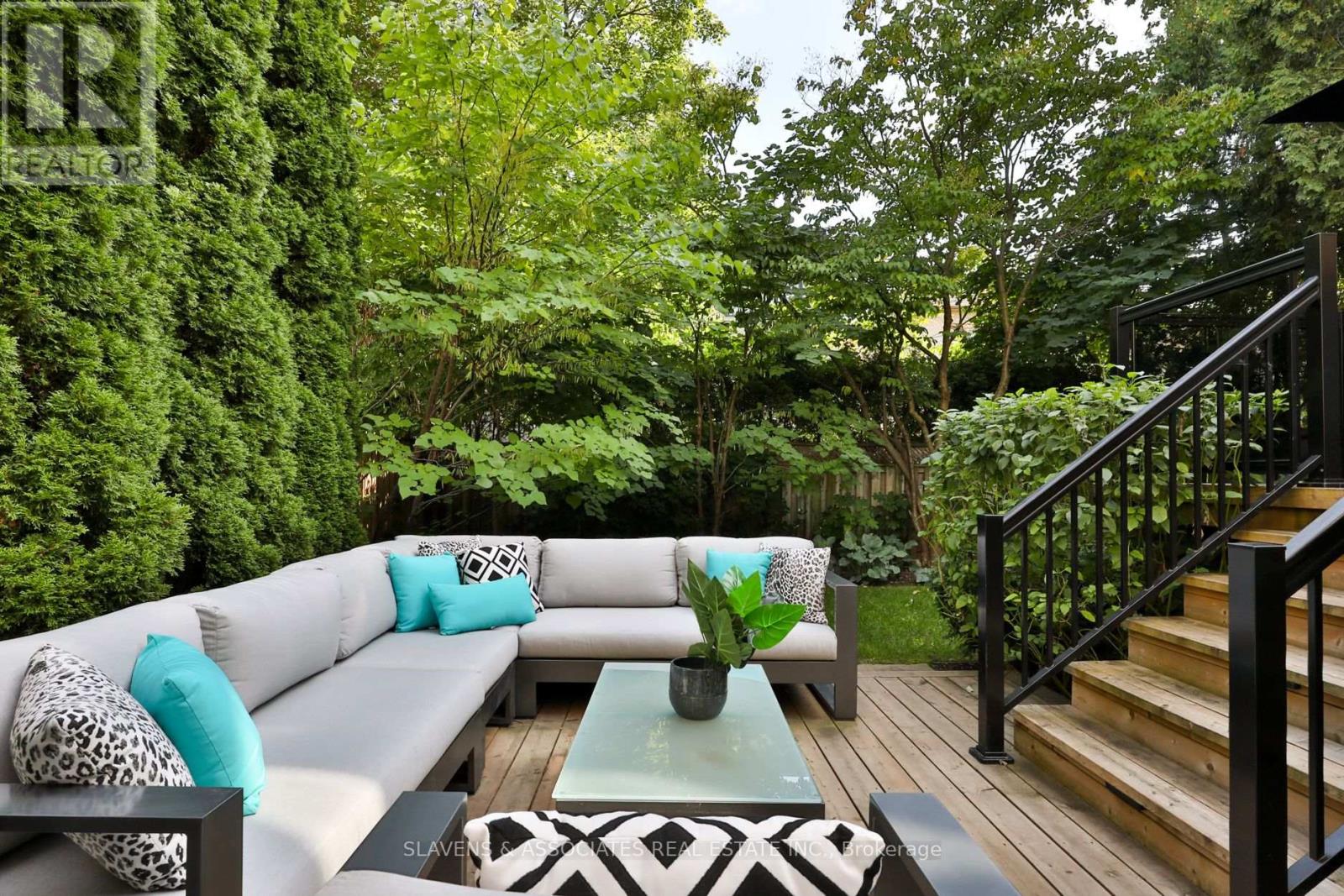 Photo 38 of 523 Fairlawn Avenue, Toronto ON