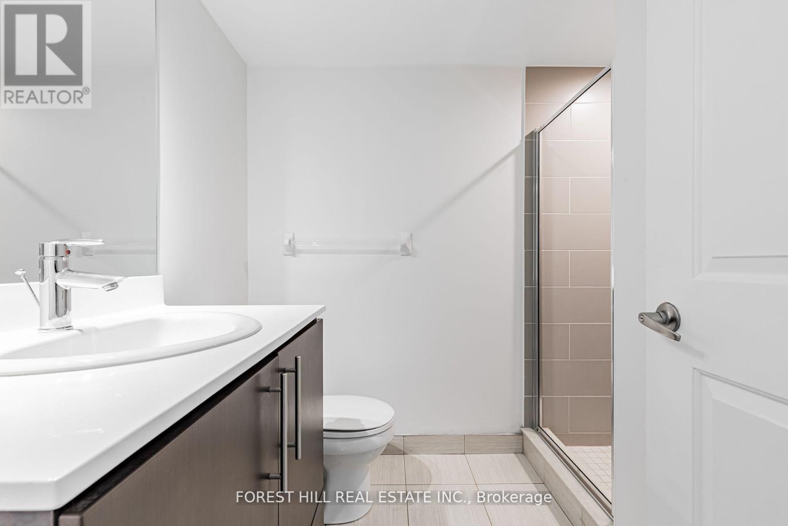 Photo 16 of 2315 17 Anndale Drive, Toronto ON