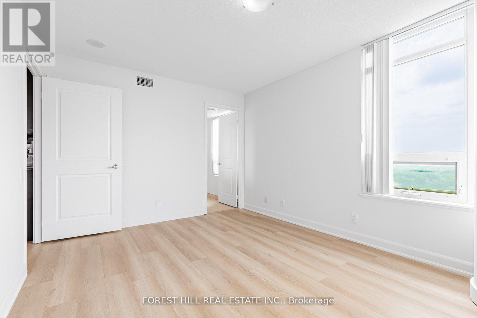 Photo 18 of 2315 17 Anndale Drive, Toronto ON