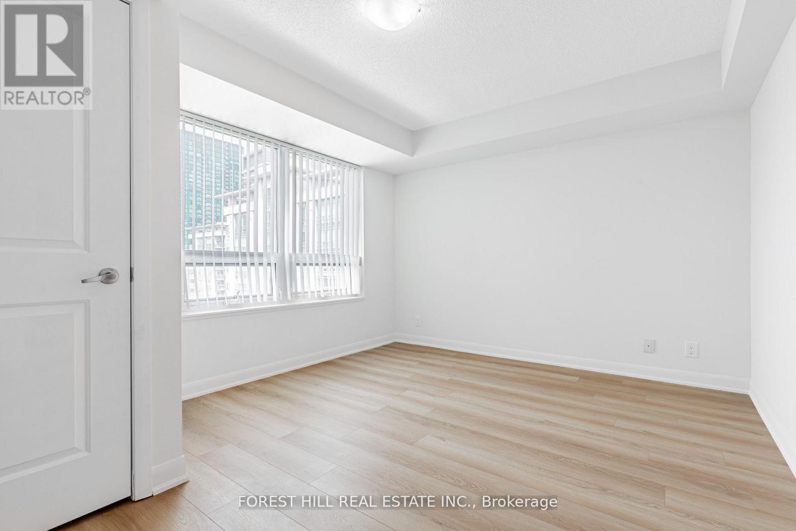 Photo 19 of 2315 17 Anndale Drive, Toronto ON