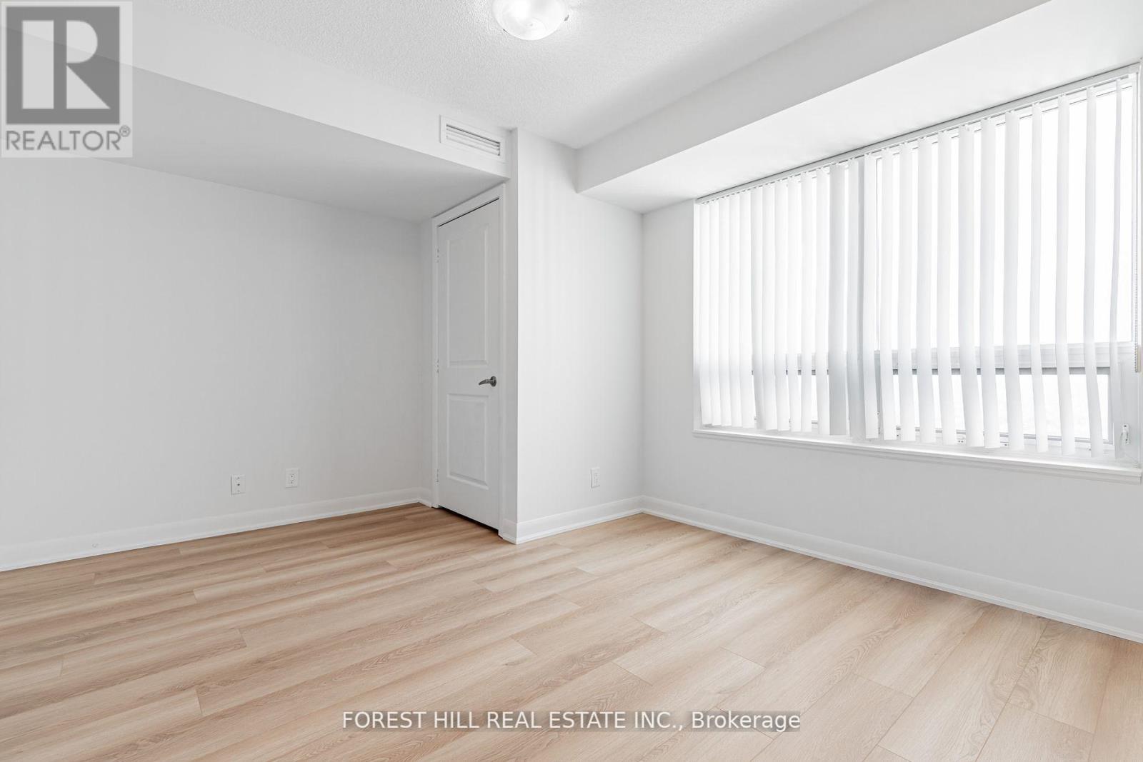 Photo 21 of 2315 17 Anndale Drive, Toronto ON