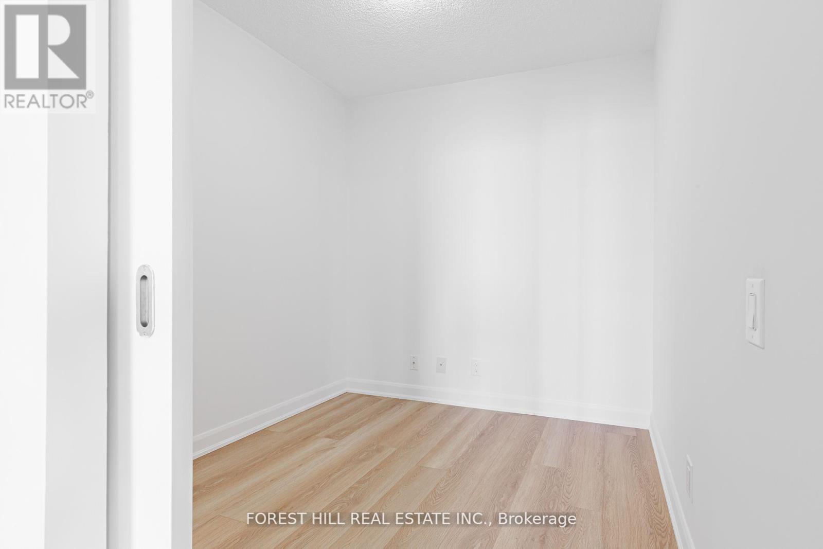 Photo 22 of 2315 17 Anndale Drive, Toronto ON