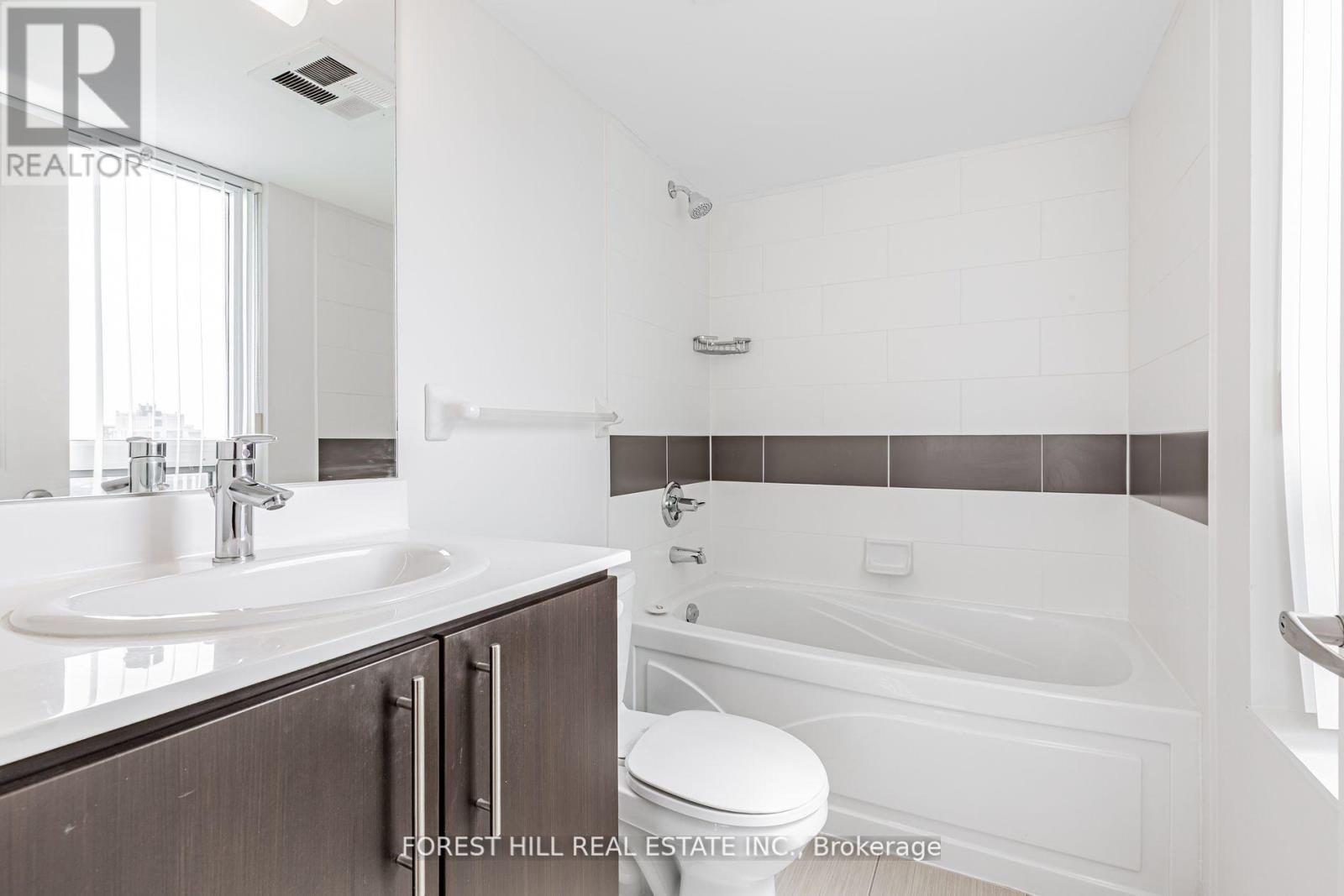 Photo 23 of 2315 17 Anndale Drive, Toronto ON