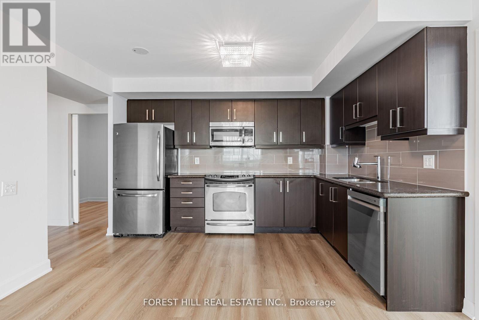 Photo 6 of 2315 17 Anndale Drive, Toronto ON