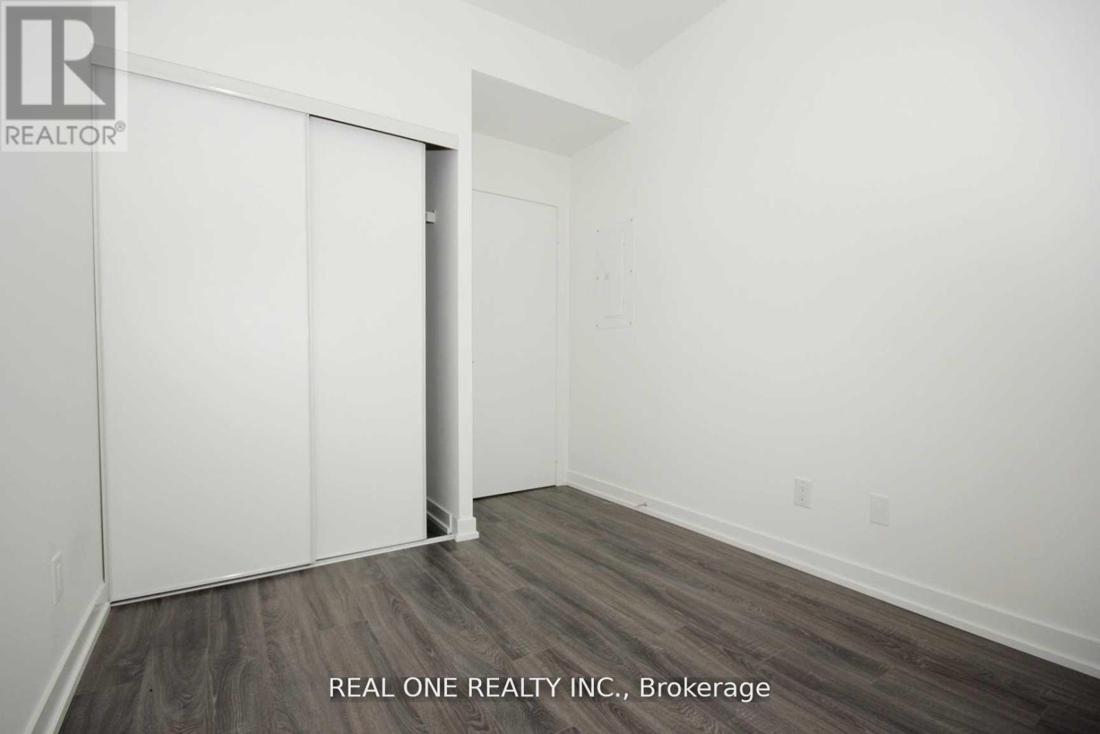 Photo 14 of 2803 20 Edward Street, Toronto ON