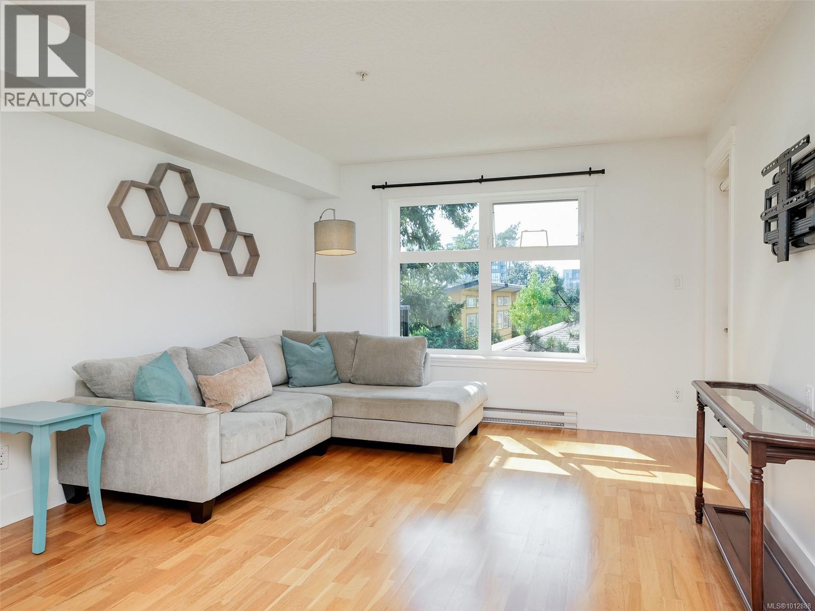 305 2717 Peatt Rd, Langford