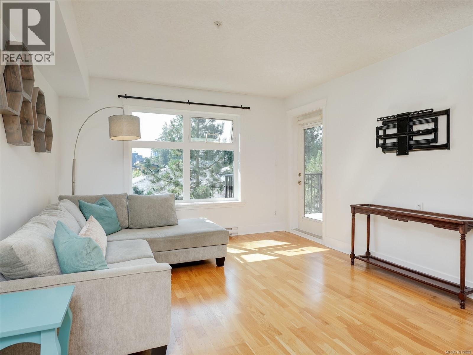 305 2717 Peatt Rd, Langford