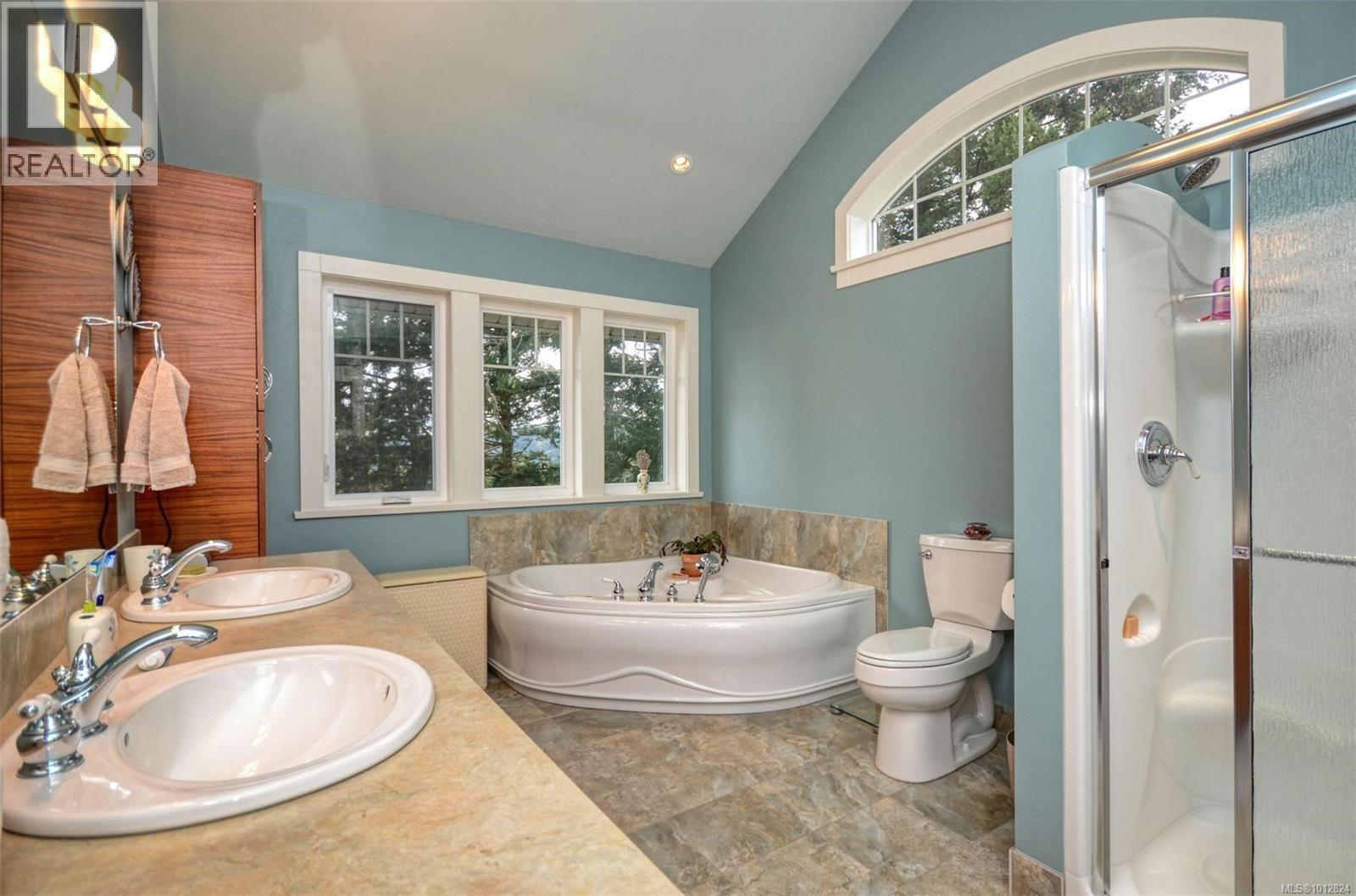 4935 Deer Park Trail, Metchosin