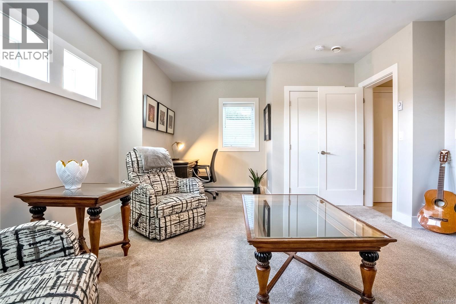 Photo 16 of 812 Mann Ave, Saanich BC