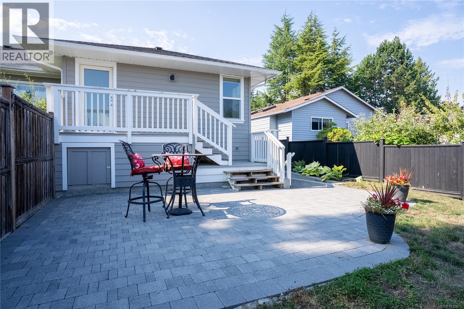 Photo 24 of 812 Mann Ave, Saanich BC