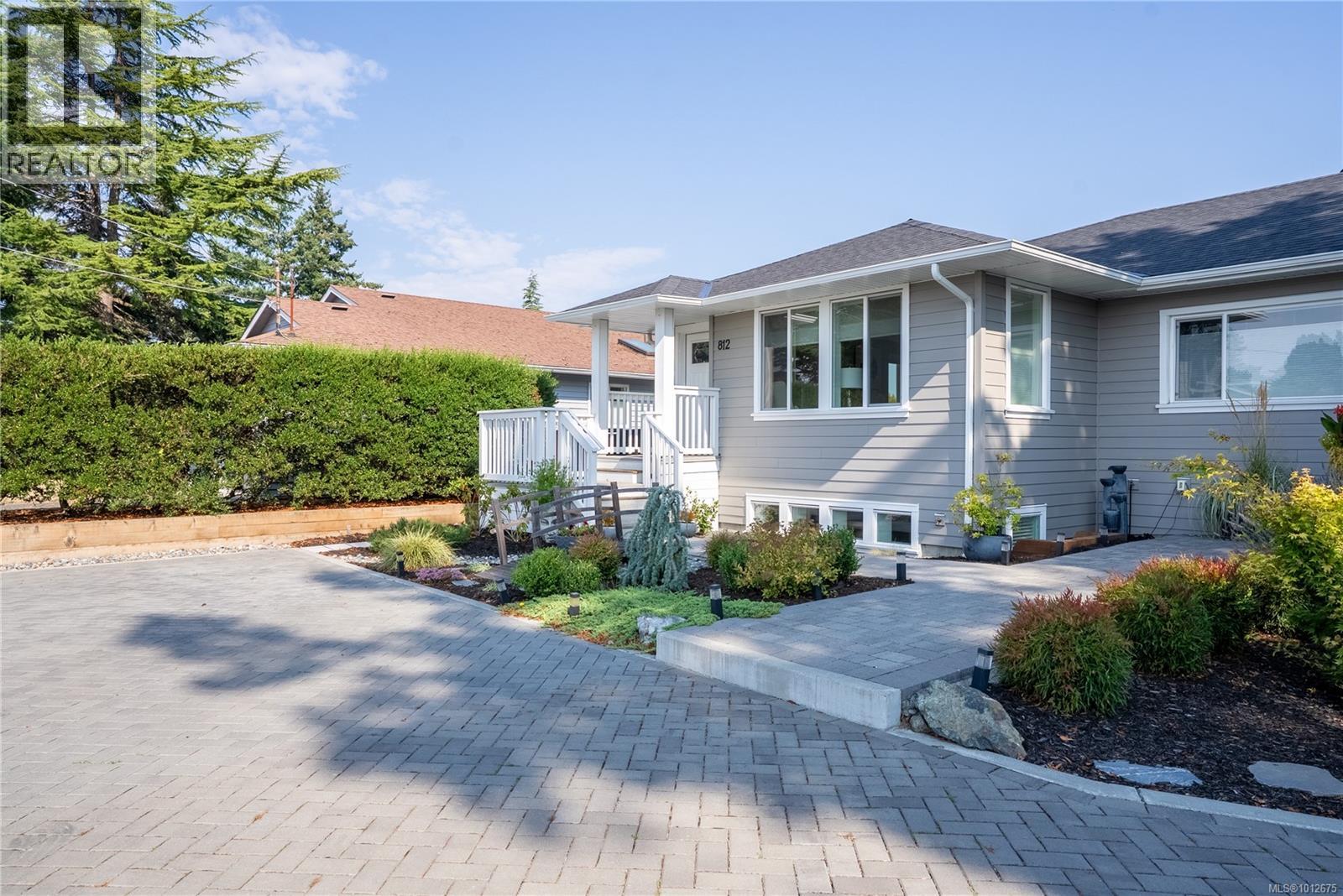 Photo 26 of 812 Mann Ave, Saanich BC
