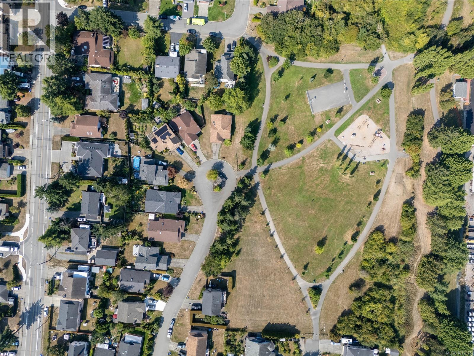 Photo 37 of 812 Mann Ave, Saanich BC