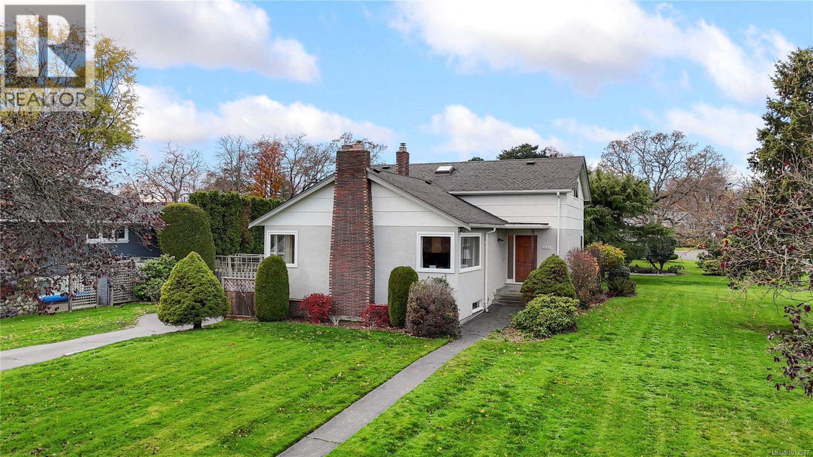 2830 Dunlevy St, Oak Bay