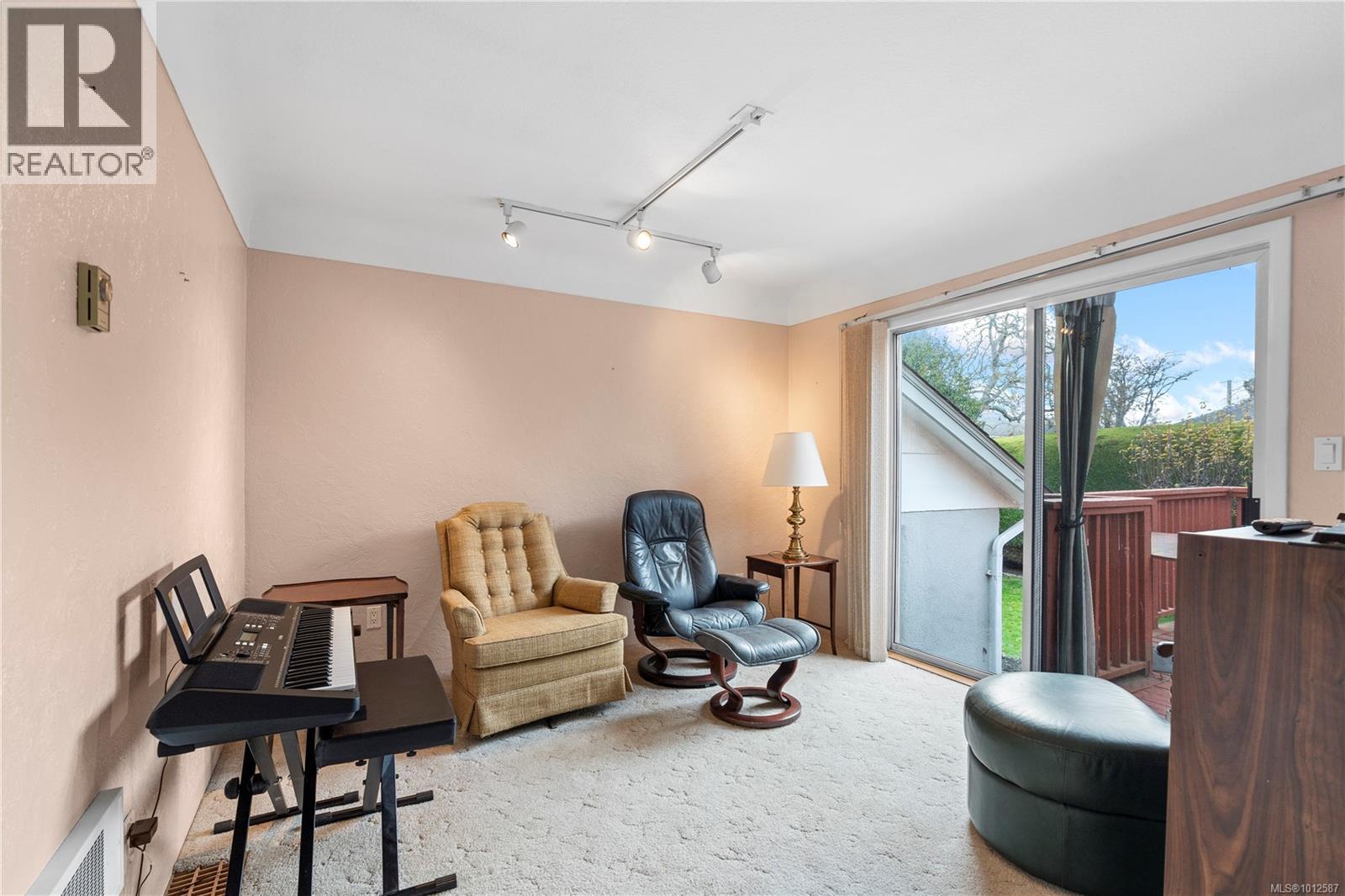 2830 Dunlevy St, Oak Bay