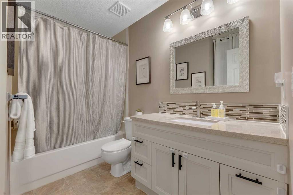 Photo 28 of 140 Sunlake Gardens Se, Calgary AB