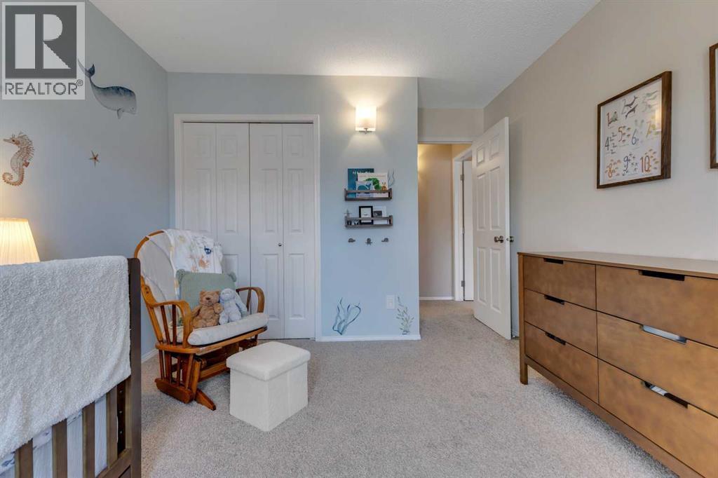 Photo 18 of 140 Sunlake Gardens Se, Calgary AB
