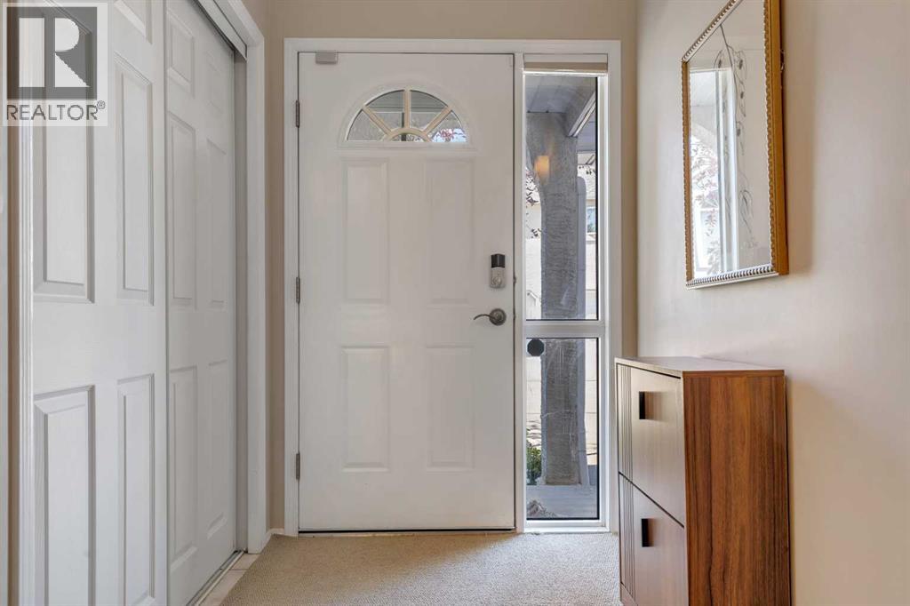 Photo 2 of 140 Sunlake Gardens Se, Calgary AB