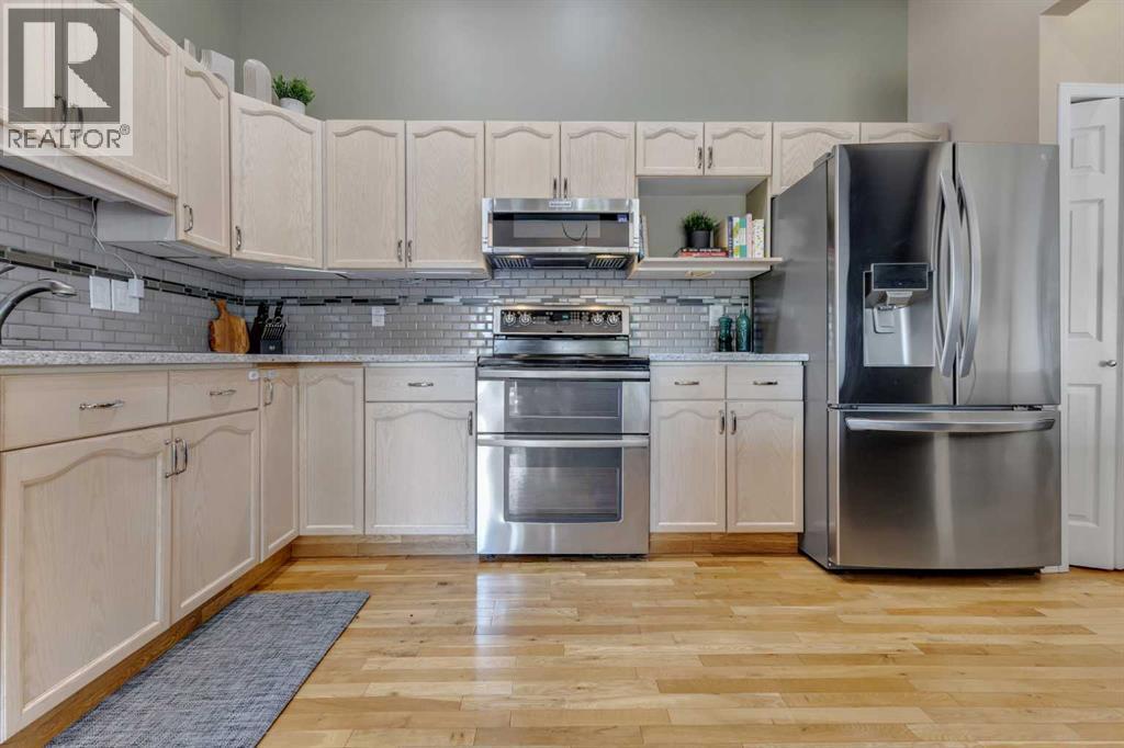 Photo 6 of 140 Sunlake Gardens Se, Calgary AB