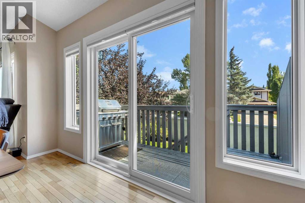 Photo 9 of 140 Sunlake Gardens Se, Calgary AB