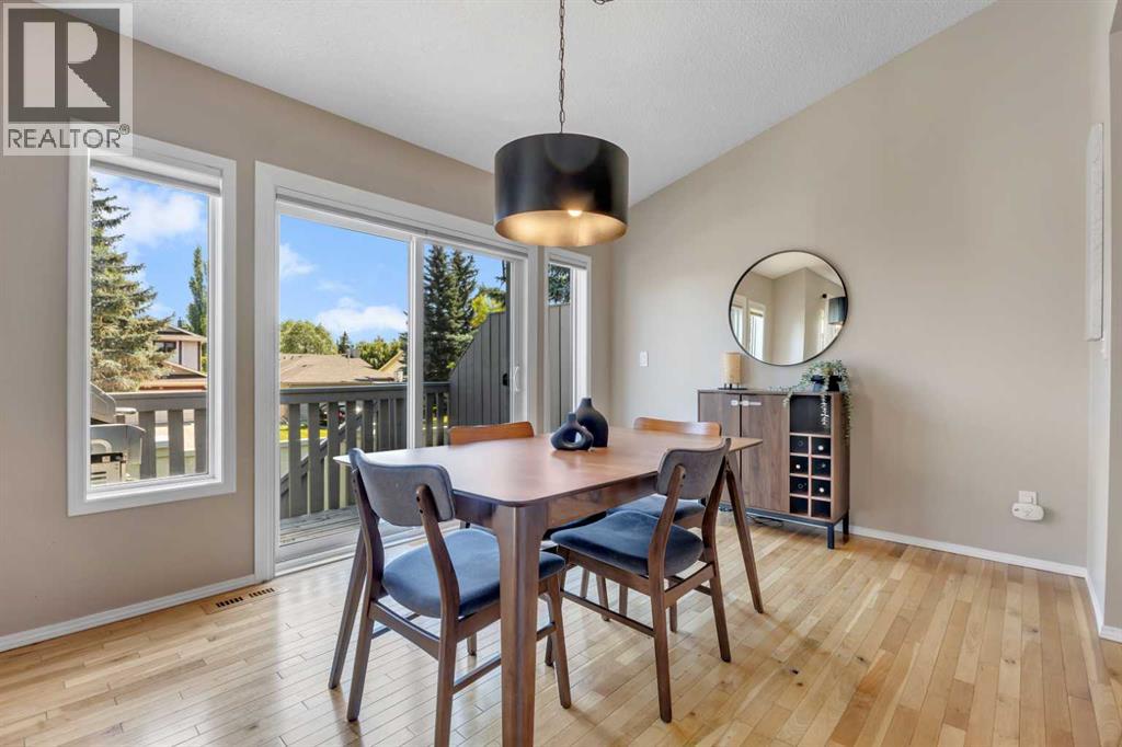 Photo 8 of 140 Sunlake Gardens Se, Calgary AB