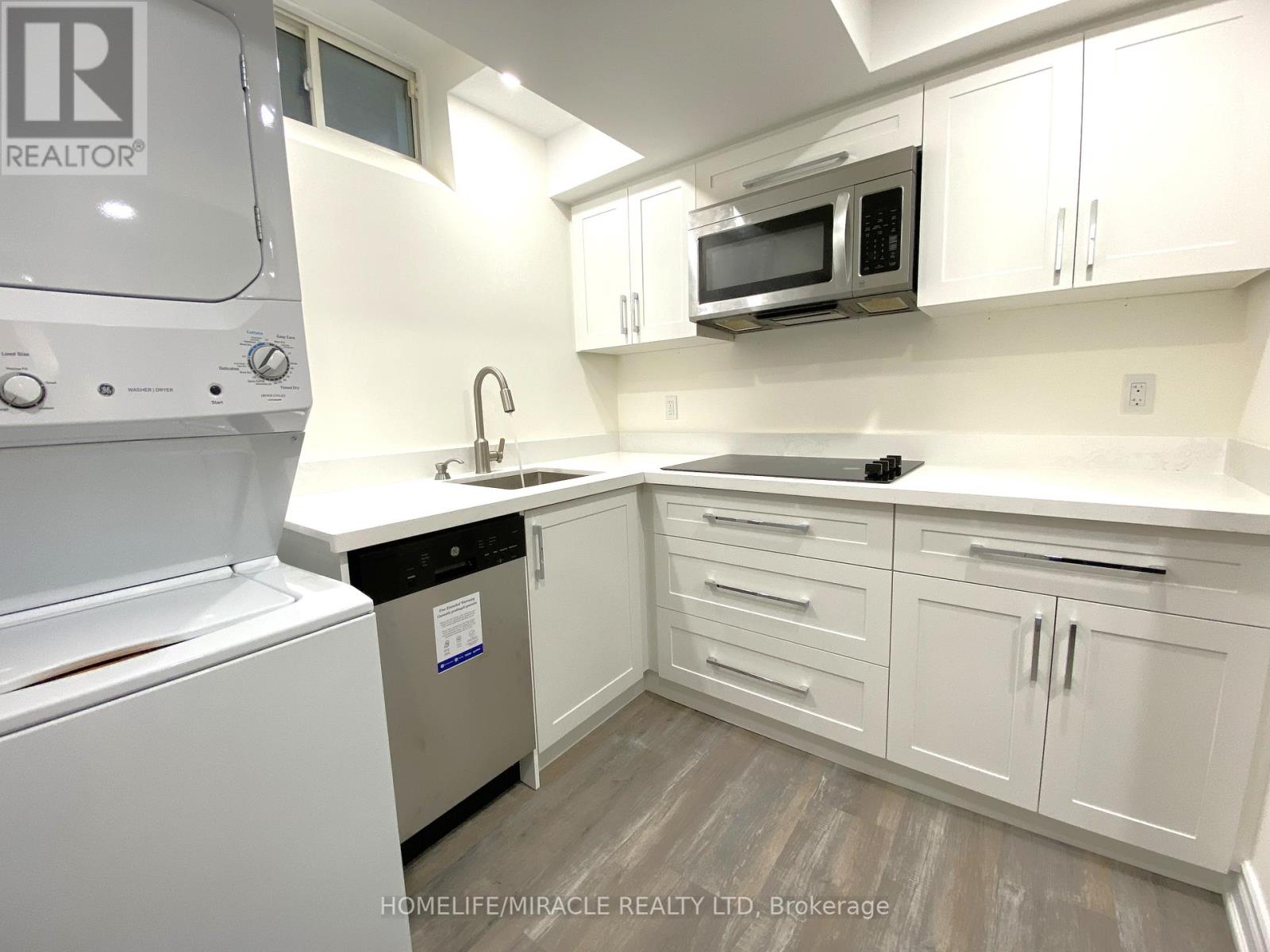 Photo 16 of 11 Berkshire Court, Whitby ON
