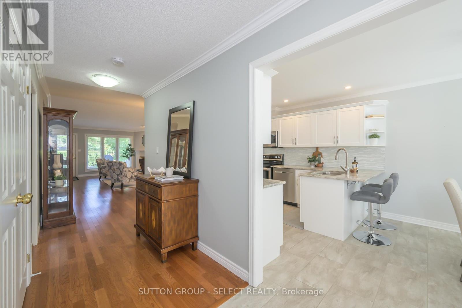 Photo 2 of 4 505 Cranbrook Road, London South ON