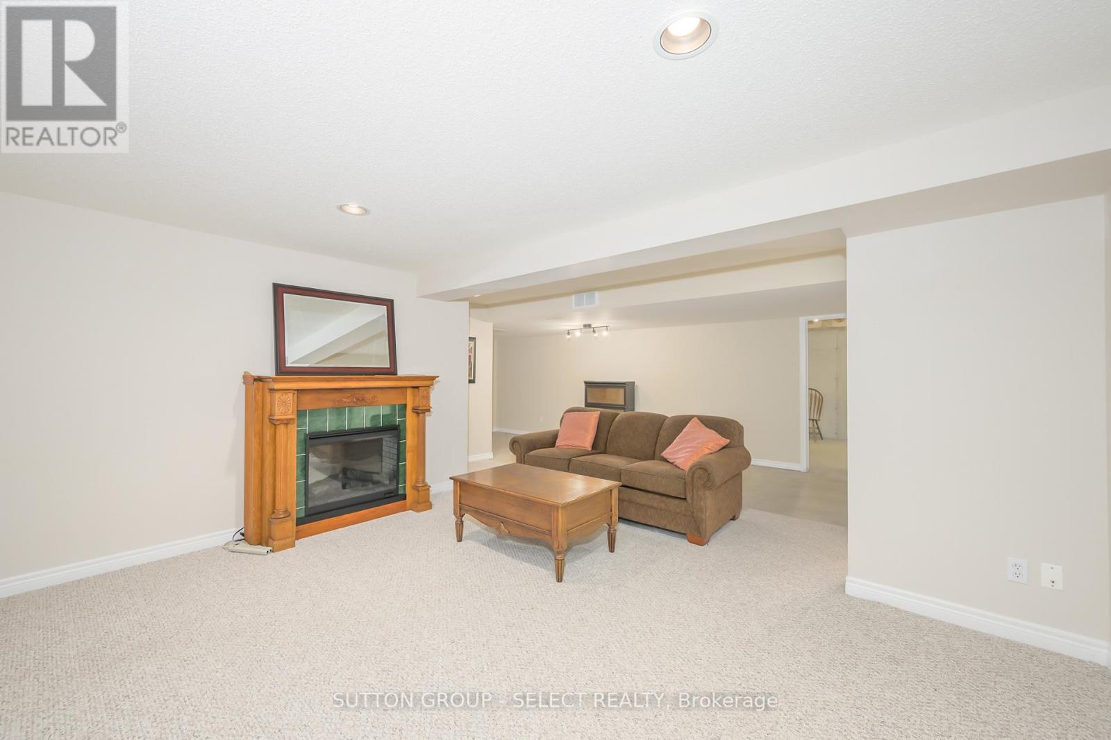 Photo 24 of 4 505 Cranbrook Road, London South ON